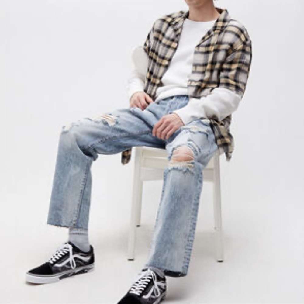 PacSun Vintage Loose Distressed Light Wash Blue Men’s Denim Size 32
